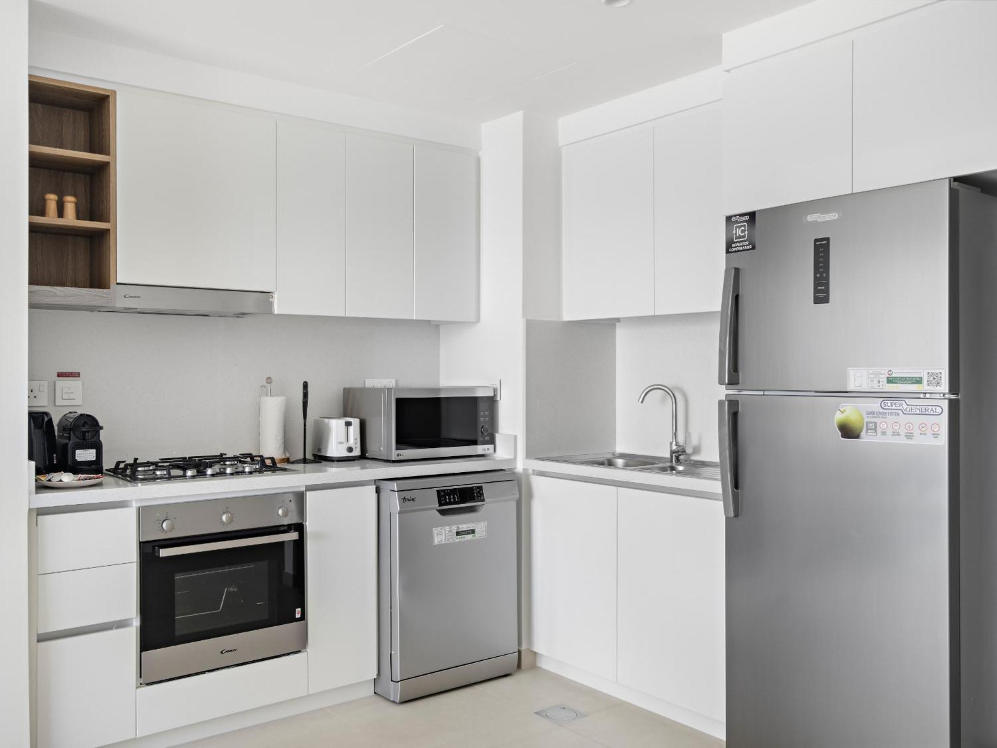 Spacious 2 Bdr With Unobstructed Burj Khalifa Views -downtown Apartment