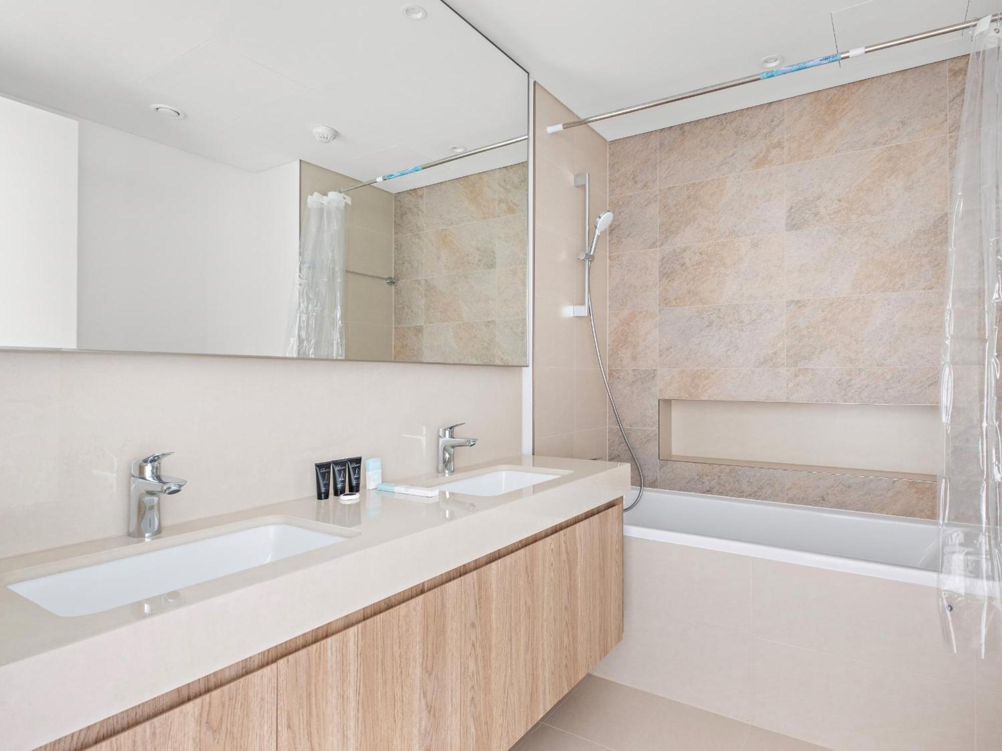 Apartment Spacious 2 Bdr With Unobstructed Burj Khalifa Views -downtown