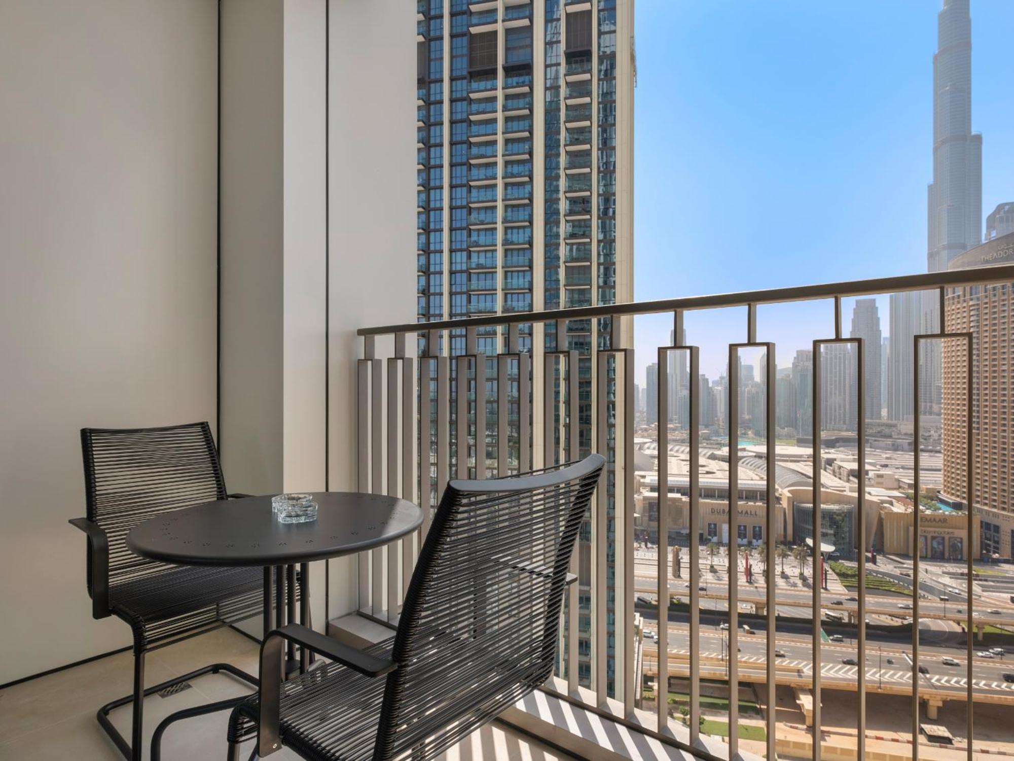 Spacious 2 Bdr With Unobstructed Burj Khalifa Views -downtown Apartment Dubai