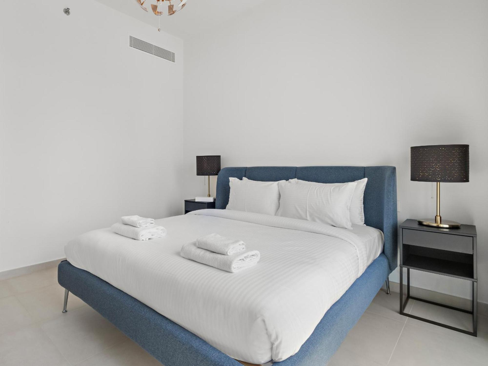 Spacious 2 Bdr With Unobstructed Burj Khalifa Views -downtown Apartment