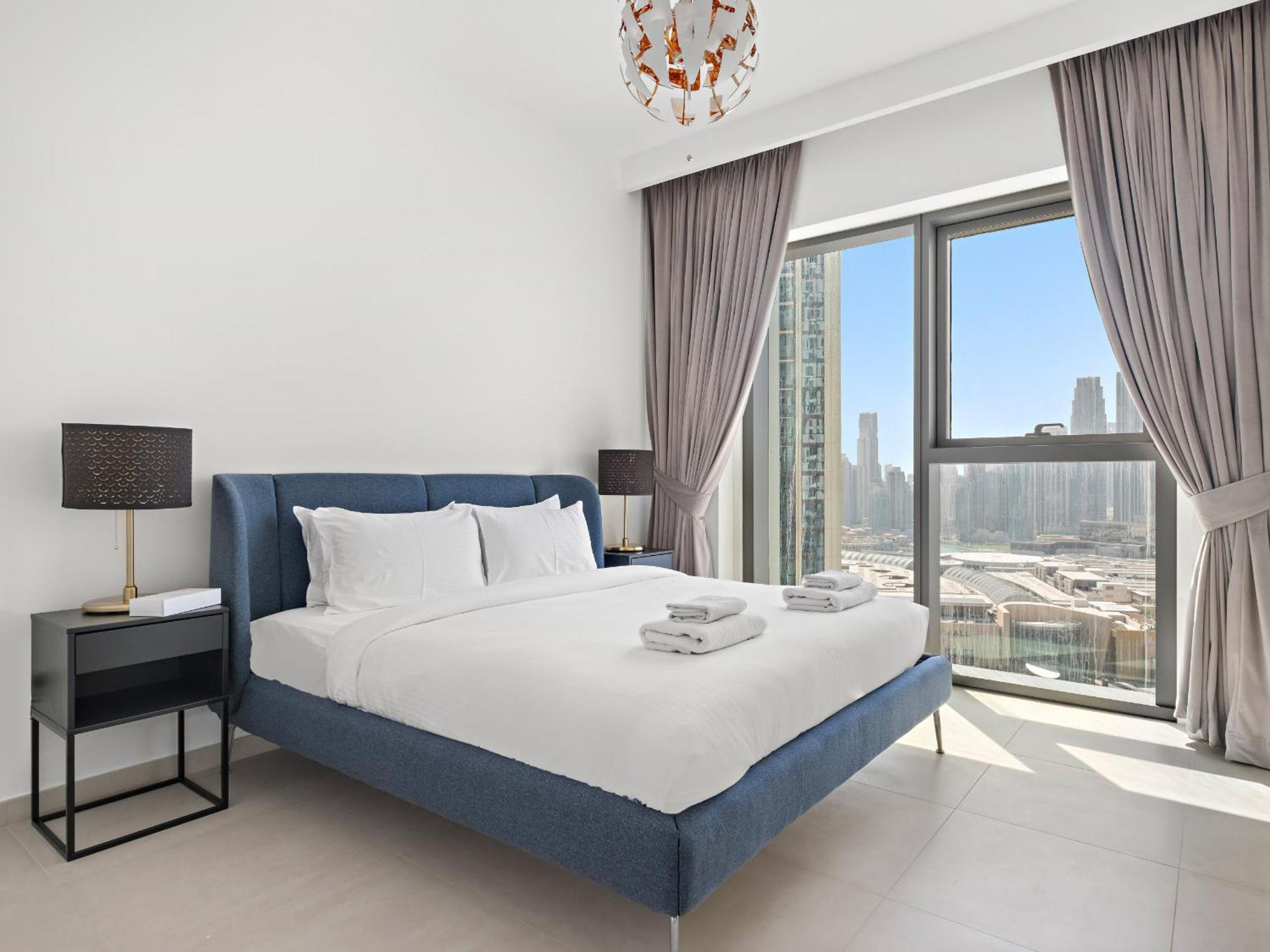 Spacious 2 Bdr With Unobstructed Burj Khalifa Views -downtown Apartment *