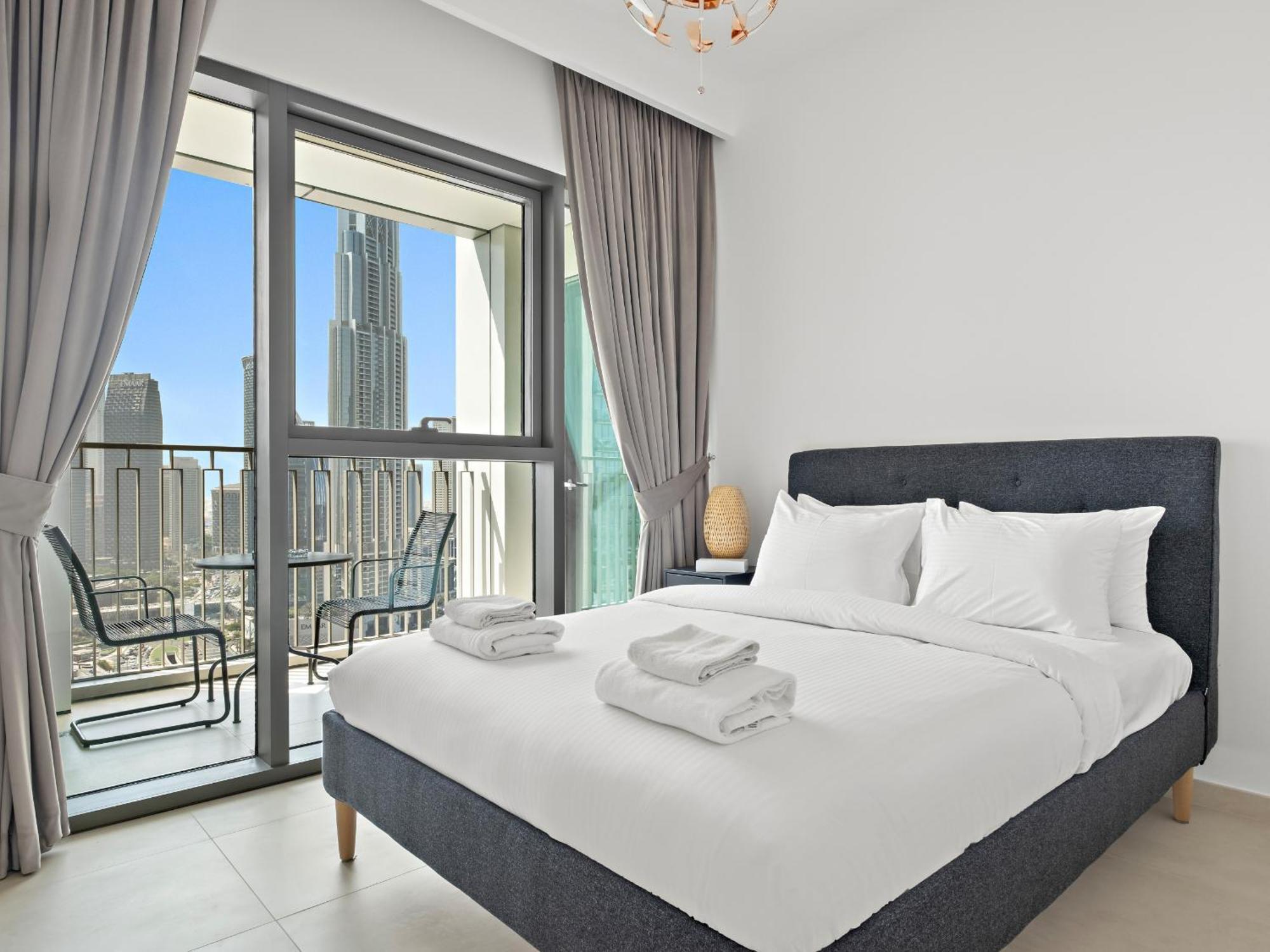 Apartment Spacious 2 Bdr With Unobstructed Burj Khalifa Views -downtown Dubai